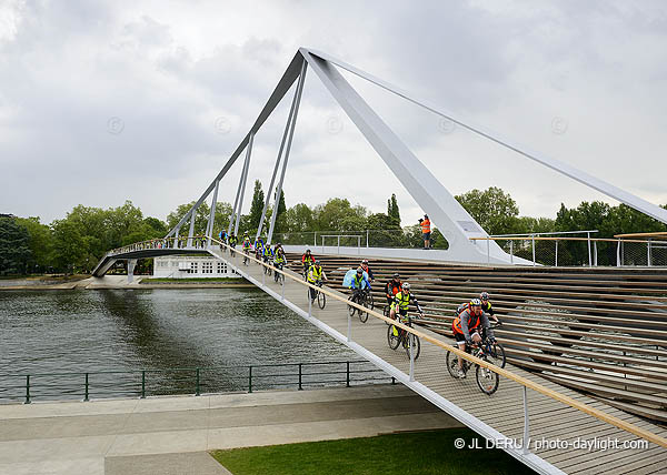 Liège - passerelle sur la Meuse